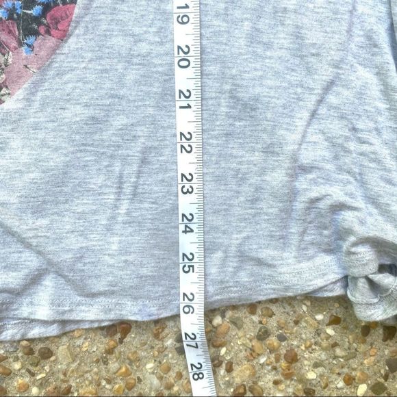 Altar’d State Gray Floral Deer Loose Tunic Top M - Picture 8 of 11